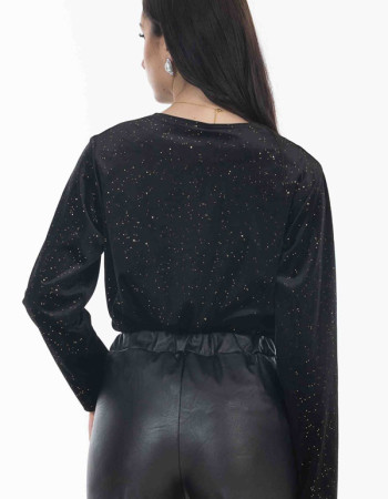 Μπλουζα βελουτε σε μαυρη αποχρωση.