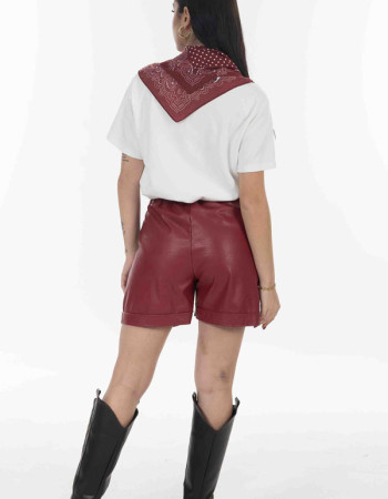 T-shrit λευκο με κοκκινα γραμματα και μαντιλι 