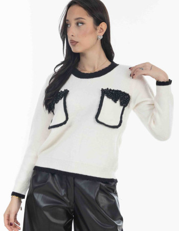 Μπλούζα πλεκτή εκρού με τσέπες στο στήθος και πέρλες