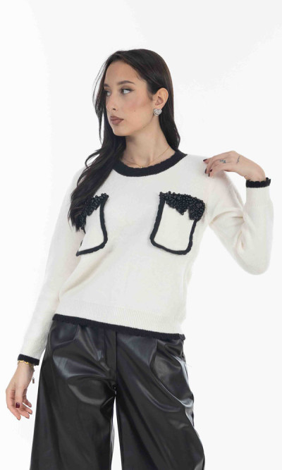 Μπλούζα πλεκτή εκρού με τσέπες στο στήθος και πέρλες