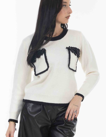 Μπλούζα πλεκτή εκρού με τσέπες στο στήθος και πέρλες