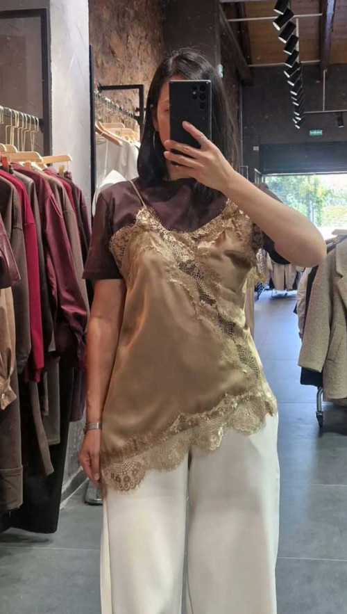 Top Σατεν με δαντέλα