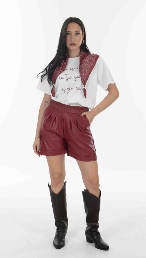 Σορτσ δερματινη σε κοκκινη αποχρωση