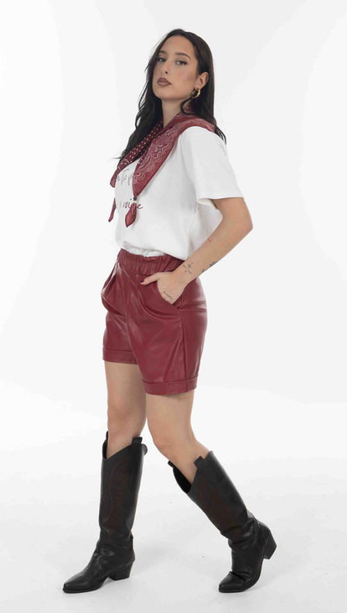 Σορτσ δερματινη σε κοκκινη αποχρωση