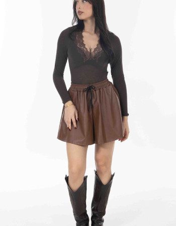 Σορτσ δερματινη σε καφε αποχρωση 