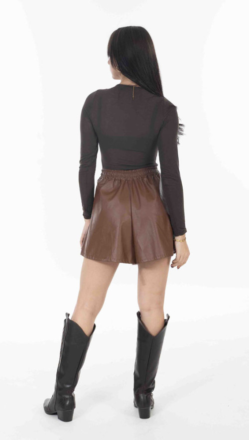 Σορτσ δερματινη σε καφε αποχρωση 