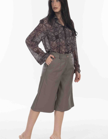 Πουκάμισο oversize με εμπριμέ σε καφέ απόχρωση.