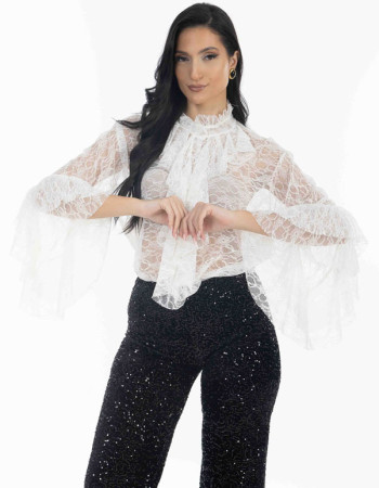 Πουκάμισο με δαντέλα σε λευκή απόχρωση με ωραία φαρδιά μανίκια