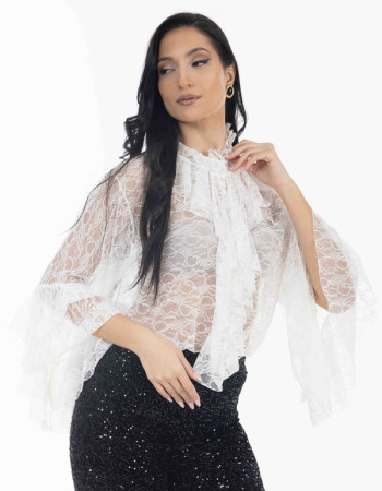 Πουκάμισο με δαντέλα σε λευκή απόχρωση με ωραία φαρδιά μανίκια