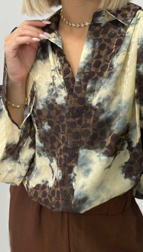 Πουκάμισο σε καφέ με μπεζ λεπτομέρειες